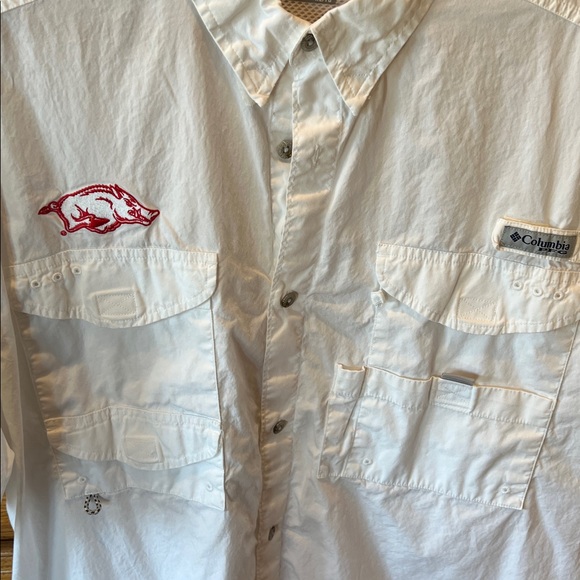 Arkansas Razorback Columbia White Short-Sleeve Button-Down Shirt with Red Logos - Picture 3 of 5